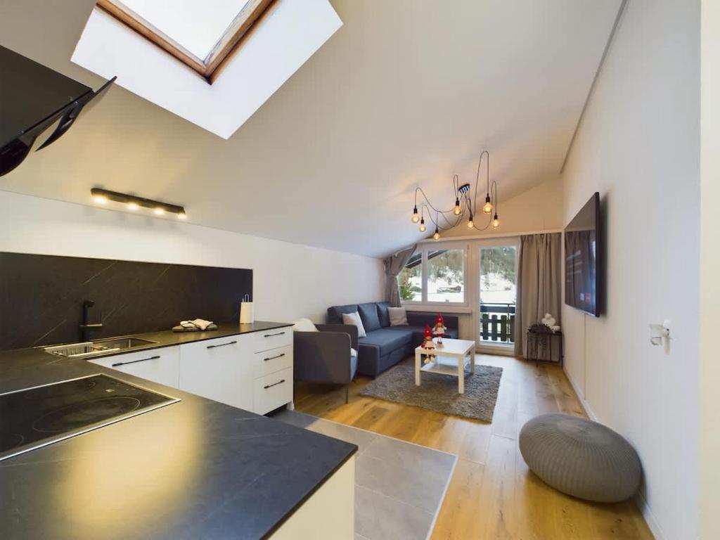 Majestic View Alpine Retreat - 3