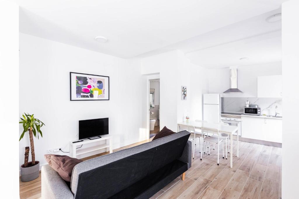 Tetuan Ground Floor with wifi, Мадрид
