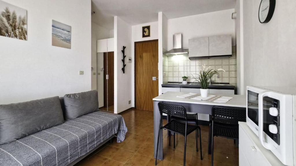 Cozy flat with a terrace-Beahost - 2