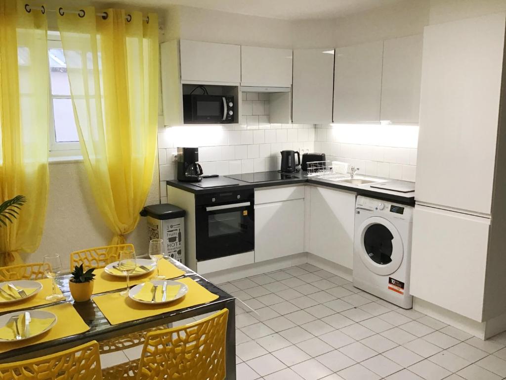 Appartements Sun, centre ville, parking, proche Sanctuaire - 3