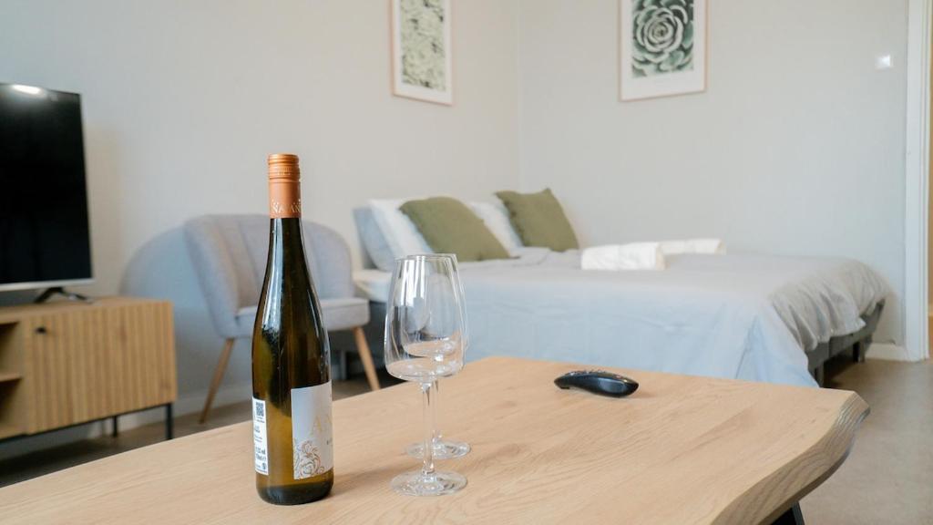 Stylish, Central Studio Close to Tram & Shops, Gothenburg