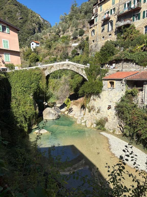 A Cola, Rocchetta Nervina