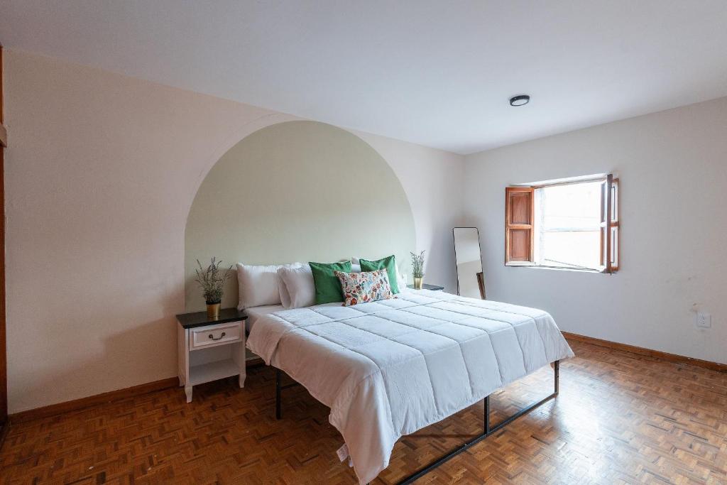 Hermosa Casa en Centro Histórico | 5 hab + Est - 4