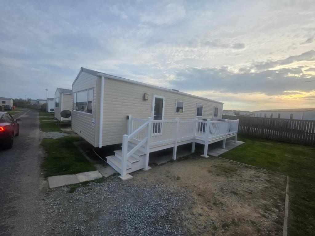 Wilson Lets, Flamborough