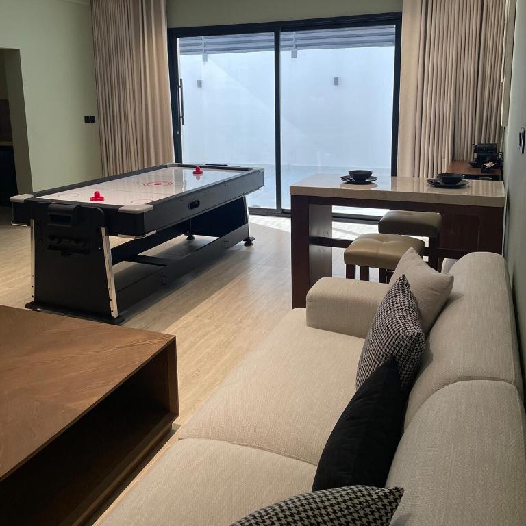 استديو كبير فاخر مع فناء خارجي ومدخل خاص, Dammam