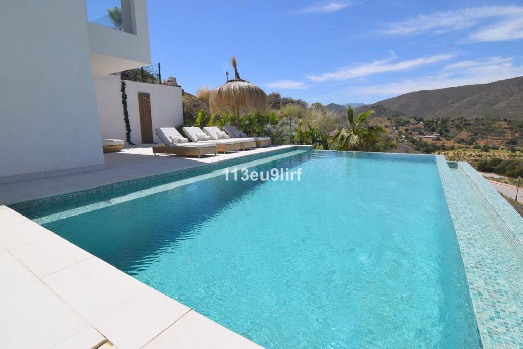Villa Infinity with sensational view and extreme privacy - 2