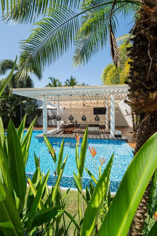 Luxury Villa Waterfront - 2
