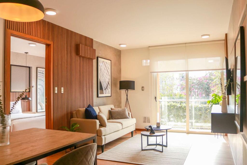 Upscale 2BR with Balcony in Barranco, Lima