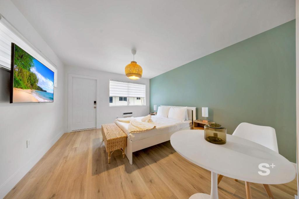 Modern Studio - Gym & Parking Close to Aventura, Miami