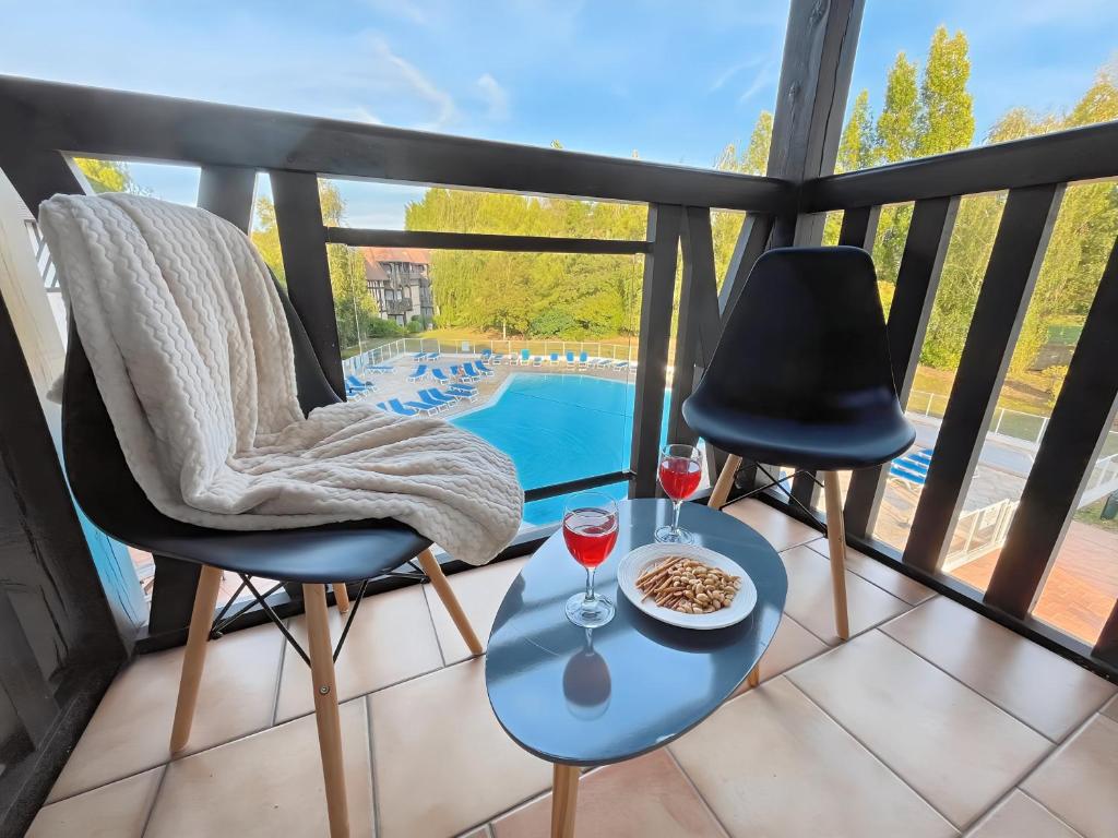 Avec 2 Balcons Vue sur la Piscine et Parking Gratuit privé - 4