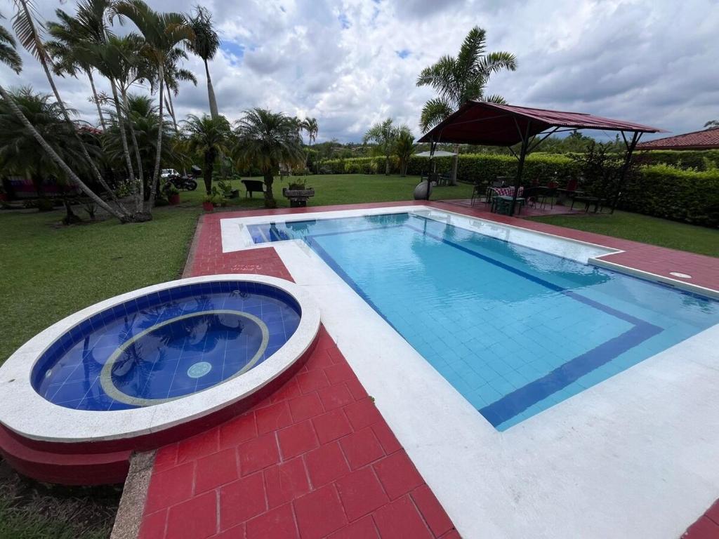 Hermosa Casa Campestre en Montenegro-Quindío - 3