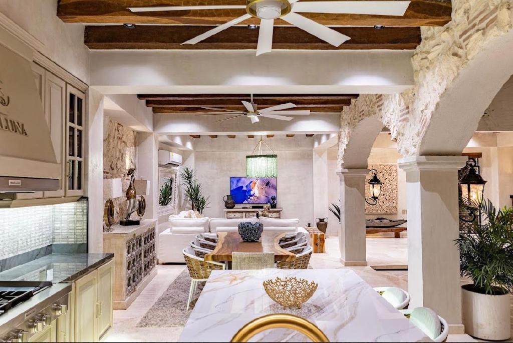 IsaLuna Luxury House - 4