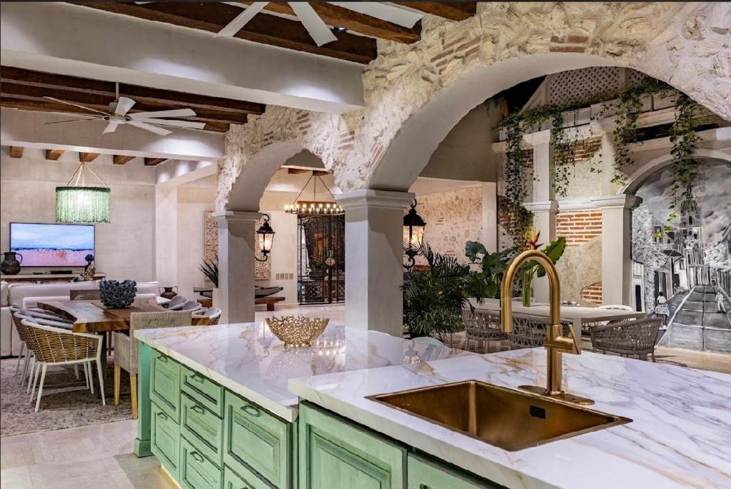 IsaLuna Luxury House - 5