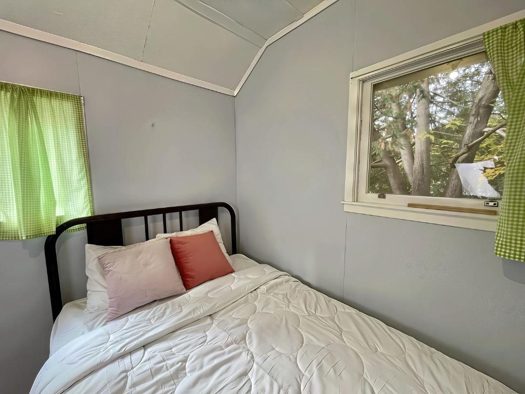 Ambleside - 2-Bedroom Cottage #5, Kawartha Lakes