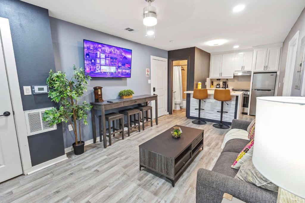 Comfy 2BR Walkable Fast Wi-Fi Sleeps 6, Houston