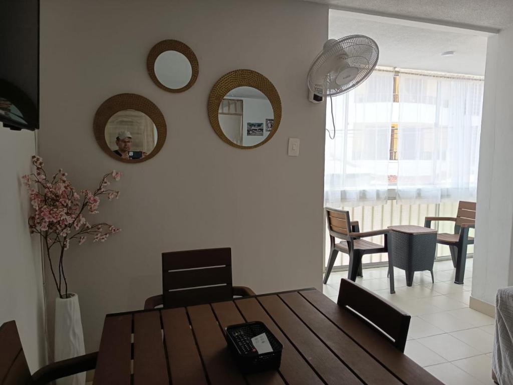 Apto Remodelado a 1 cuadra playas Rodadero - 4