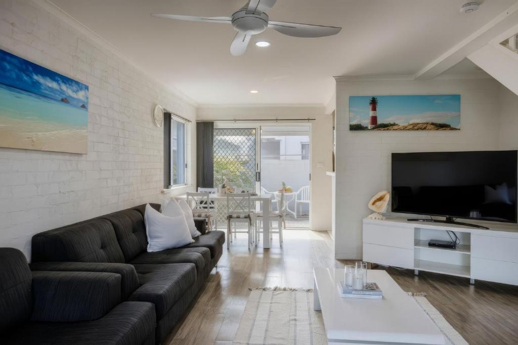 RED Rock - Townhouse in Town, Yamba