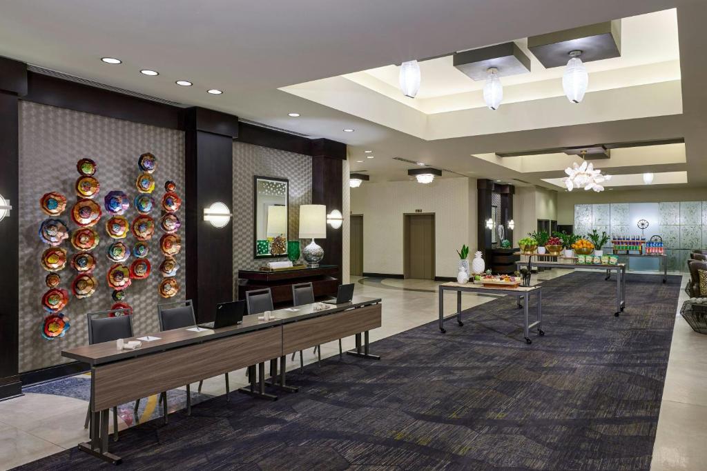 Renaissance Phoenix Downtown Hotel