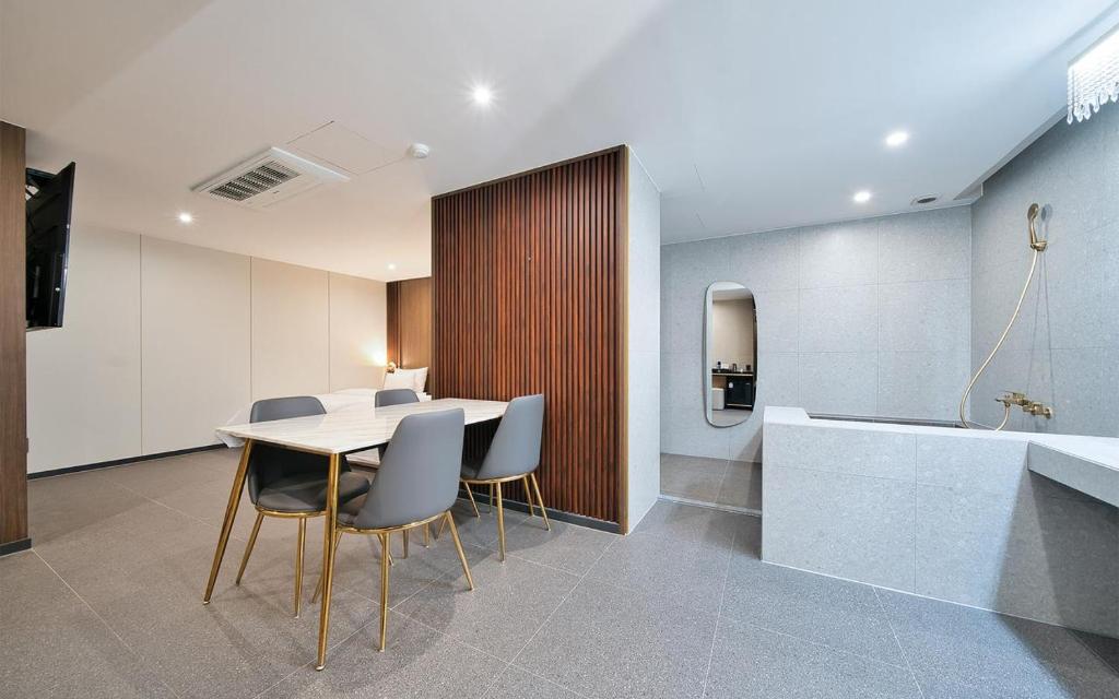 수원 하운드 호텔