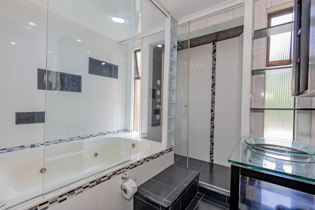 mansión en el poblado 6 habitaciones y jacuzzi - 3