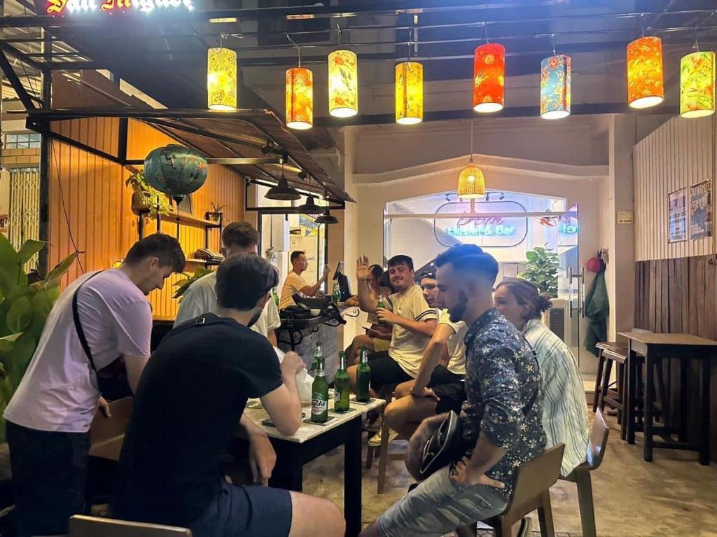 Dom Hostel and Bar