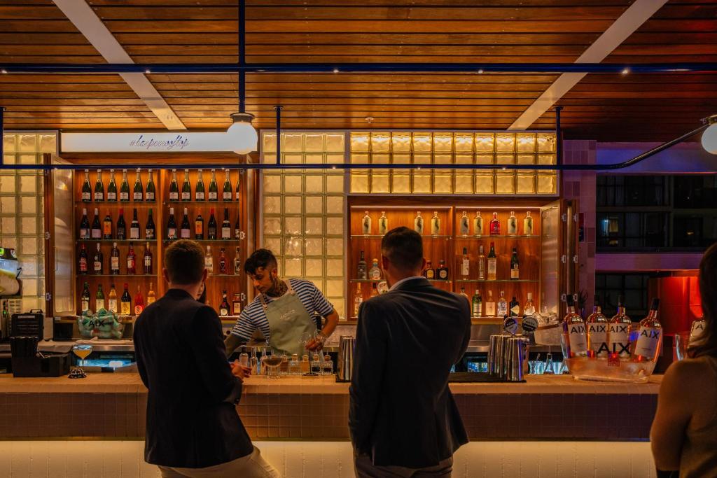Bar/lounge