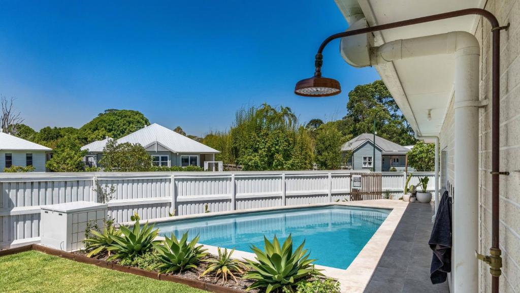 Bangalow Breeze - Lovely Pool - Walk to Centre, Bangalow