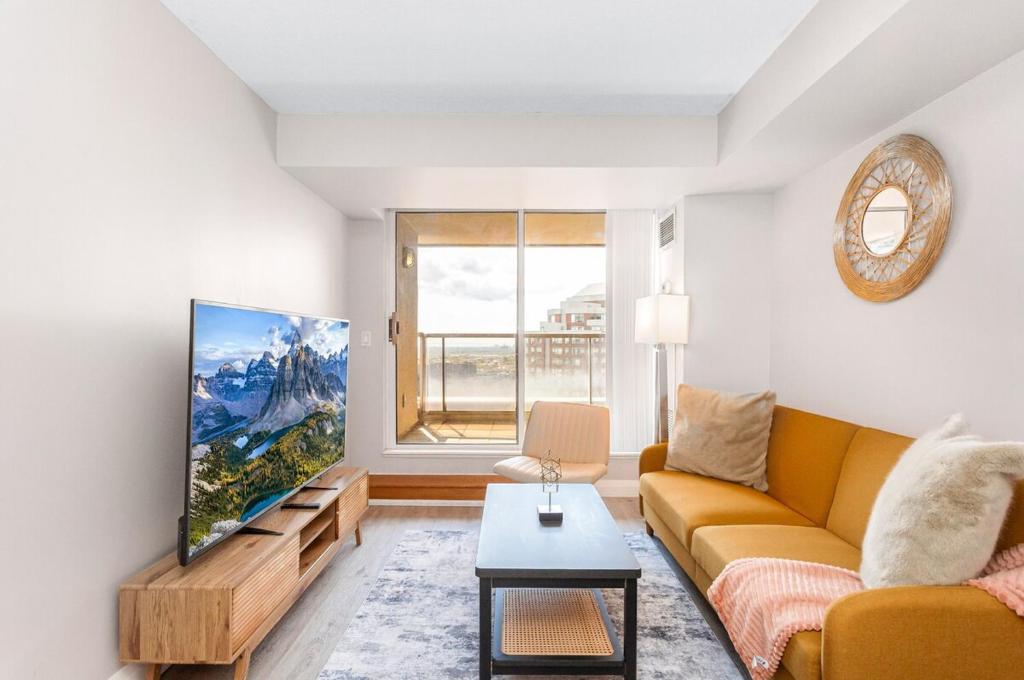 SkyView 2BR Plus Den Stunning Views Steps to SQ1 Mall, Mississauga