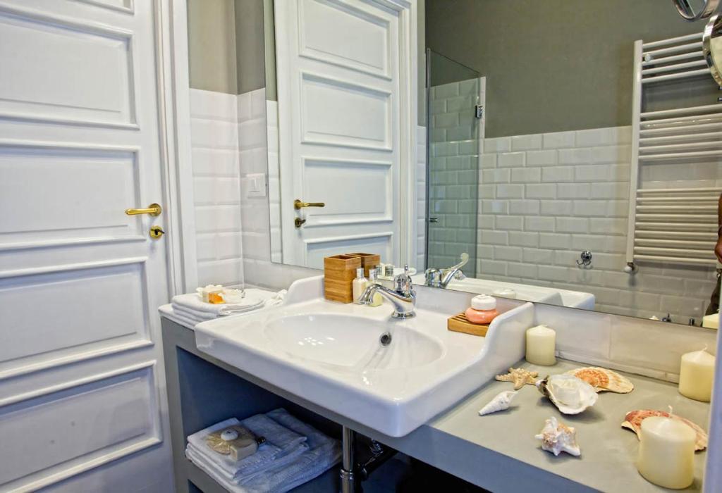 Apartment Via Alessandro Volta photo