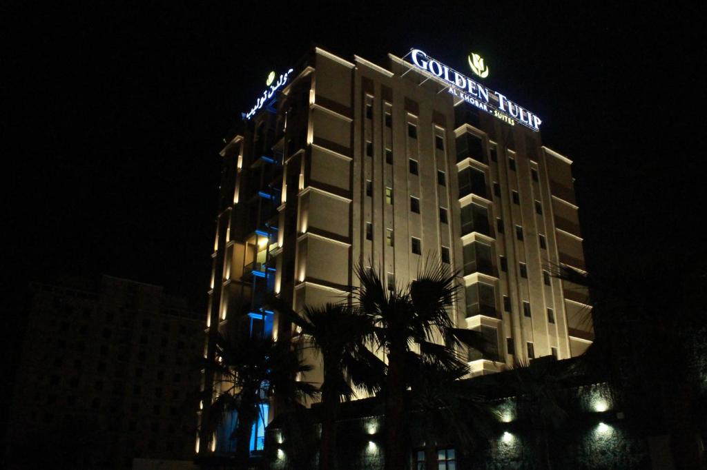 Отель golden tulip krasnodar 4*. Golden tulip deira 3* (городские отели дубая). Golden tulip краснодар. Голден тулип гостиница. Golden tulip sharjah hotel 4*.