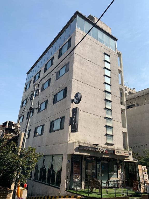 연대동문길 풀옵션원룸d, Seoul
