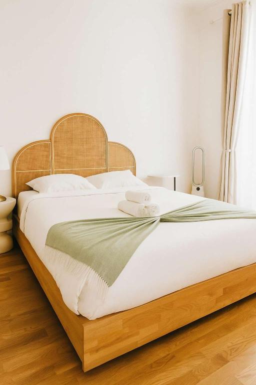 Stylish Parisian Flat near Eiffel Tower - 2