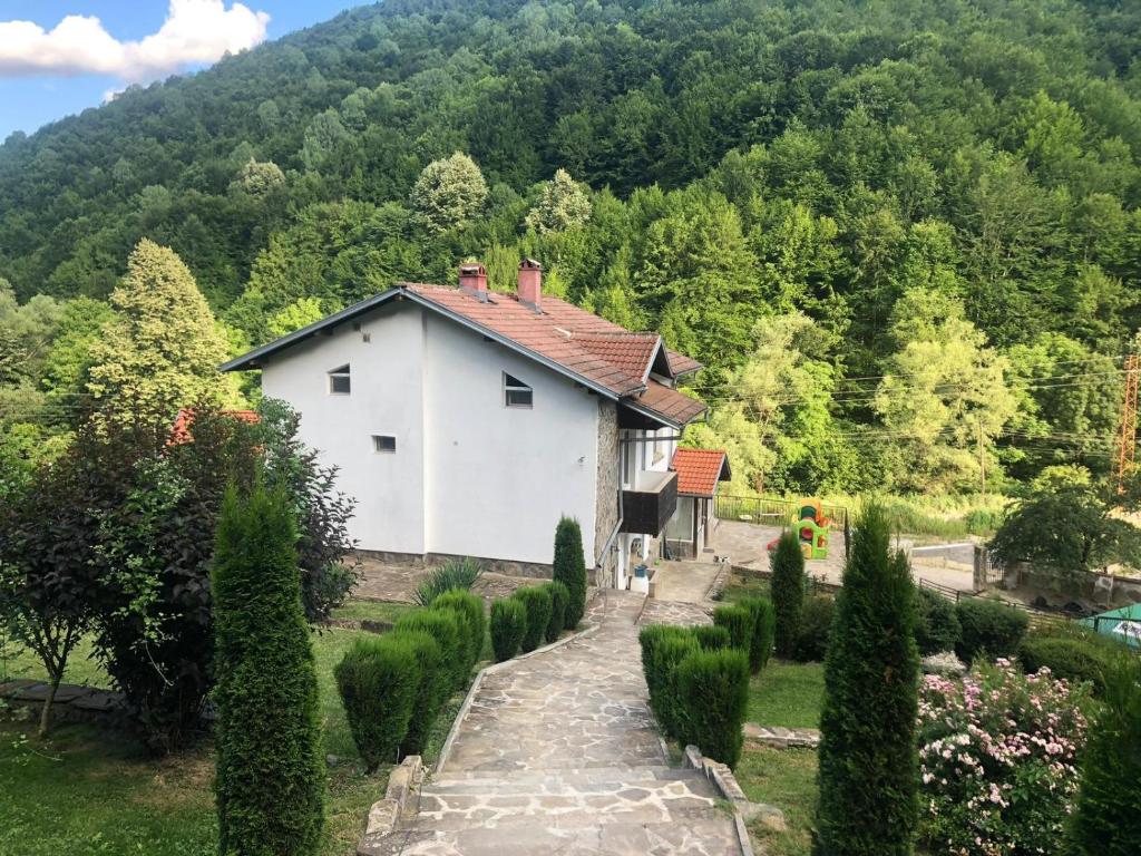 Guest House Robin Hud, Cherni Osŭm