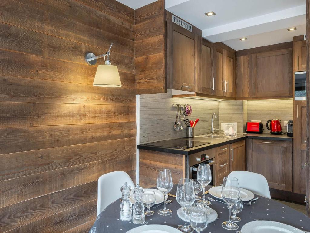 Appartement rénové 4 pers à 100m des pistes avec balcon et parking - 2