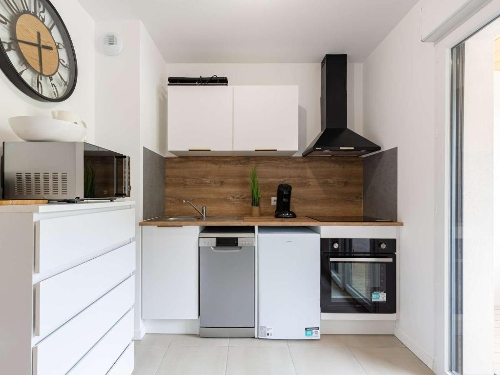 Appartement T2 avec terrasse, climatisation et parking – Saint-Lary - FR-1-296-524 - 5
