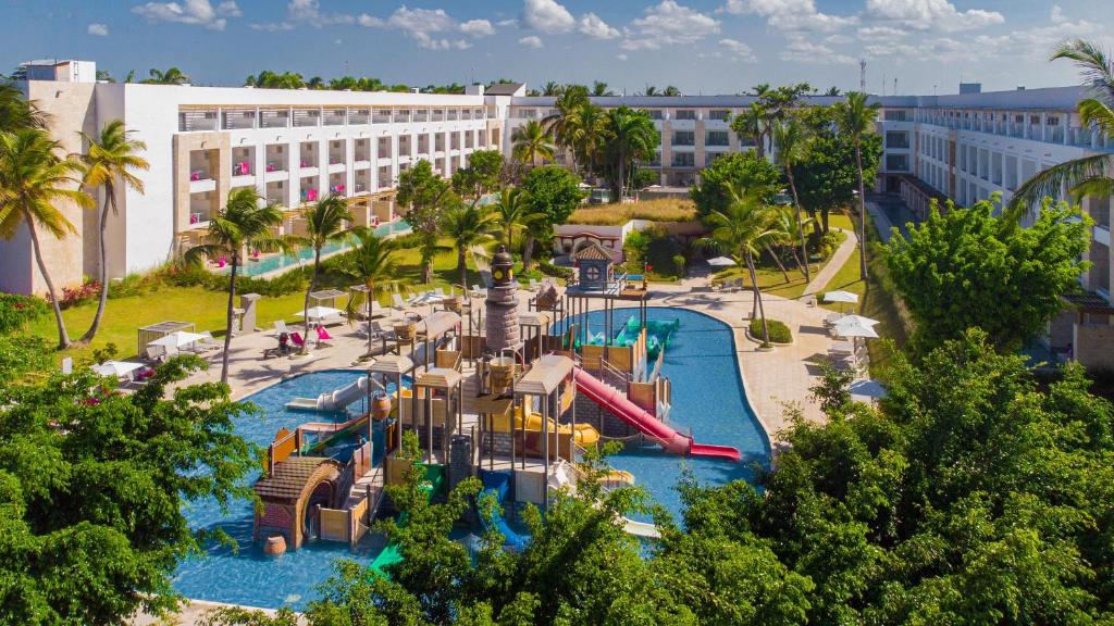 Princess Family Club Bavaro - All Inclusive スイミングプール