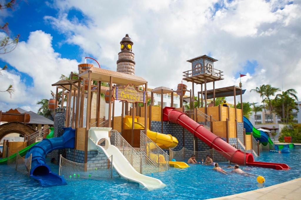 Princess Family Club Bavaro - All Inclusive スイミングプール