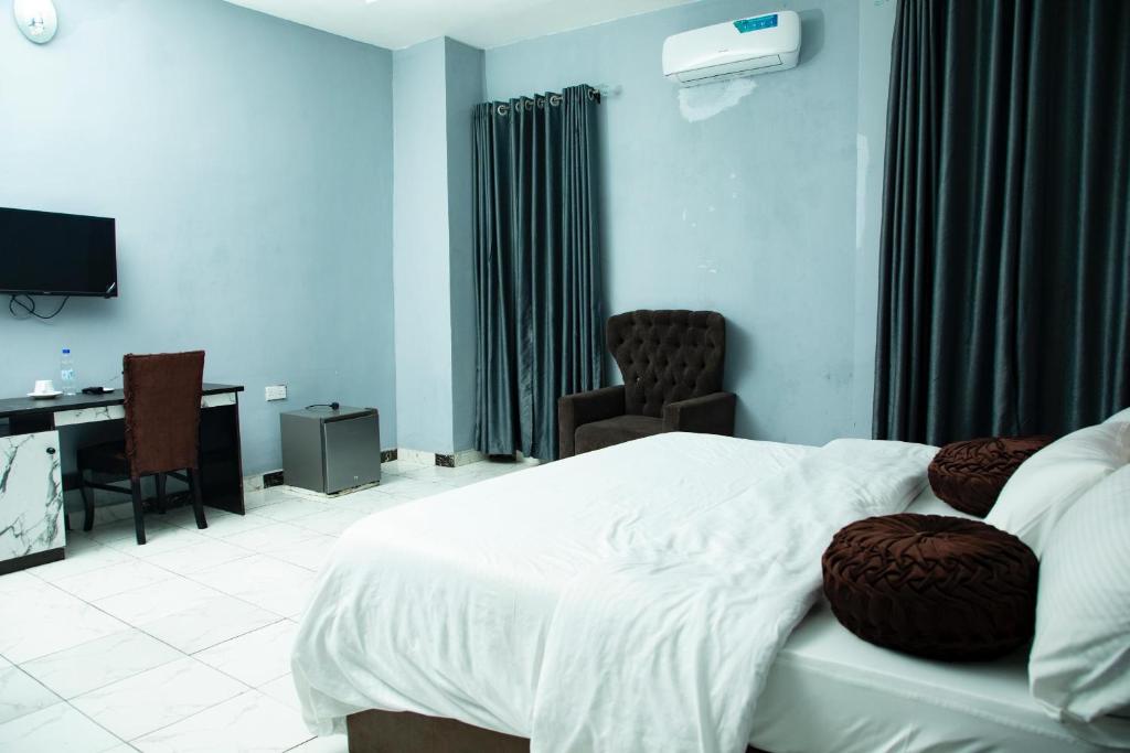 Portview hotel, Mama