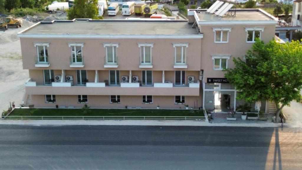 Sweet Hotel, Tirana
