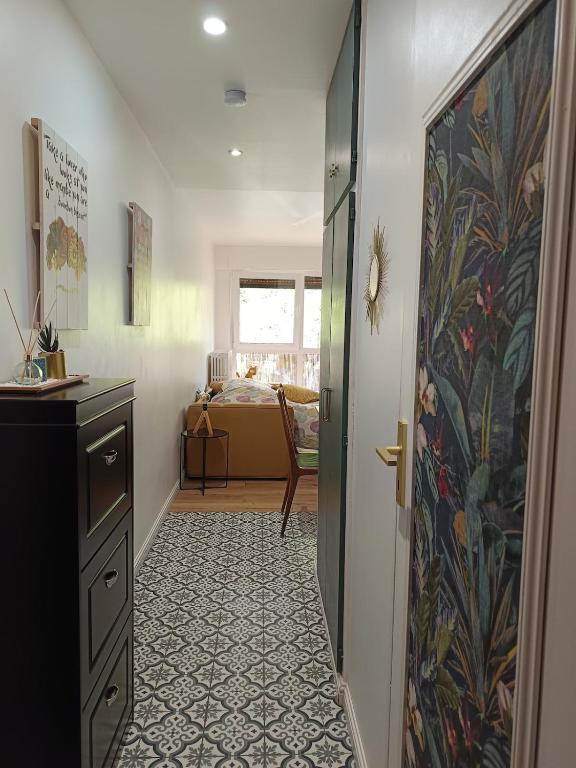 Le studio Amos, Mety