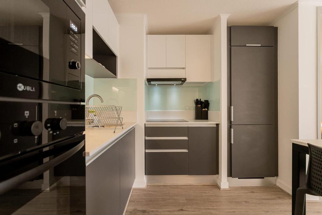 Your Modern 2BR Retreat in Providencia - 5