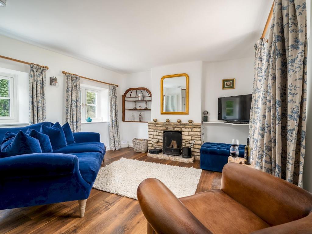 Pass the Keys Cotswold Country Style Living Chipping Norton, Chipping Norton