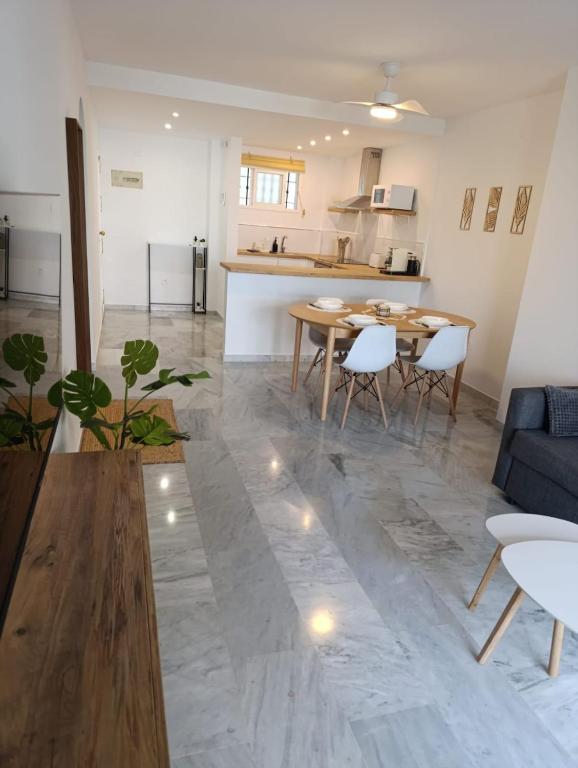 Benalmádena Beach Apartment - 2