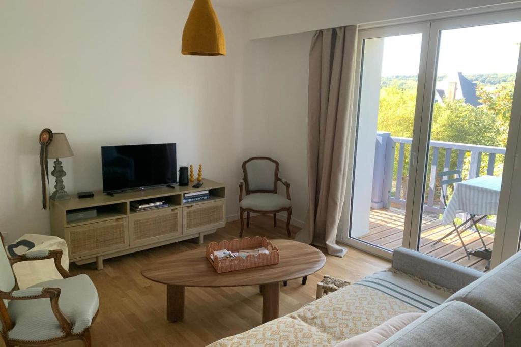 Apartment with balconies close to the beach, Tourgeville