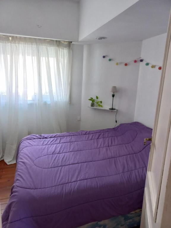 Bedroom and private bathroom in a spacious apartment - 4