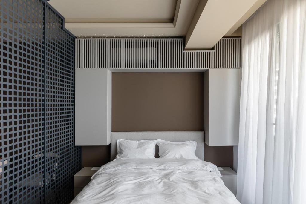 Enom Axxis Seaview Studio, Mamaia