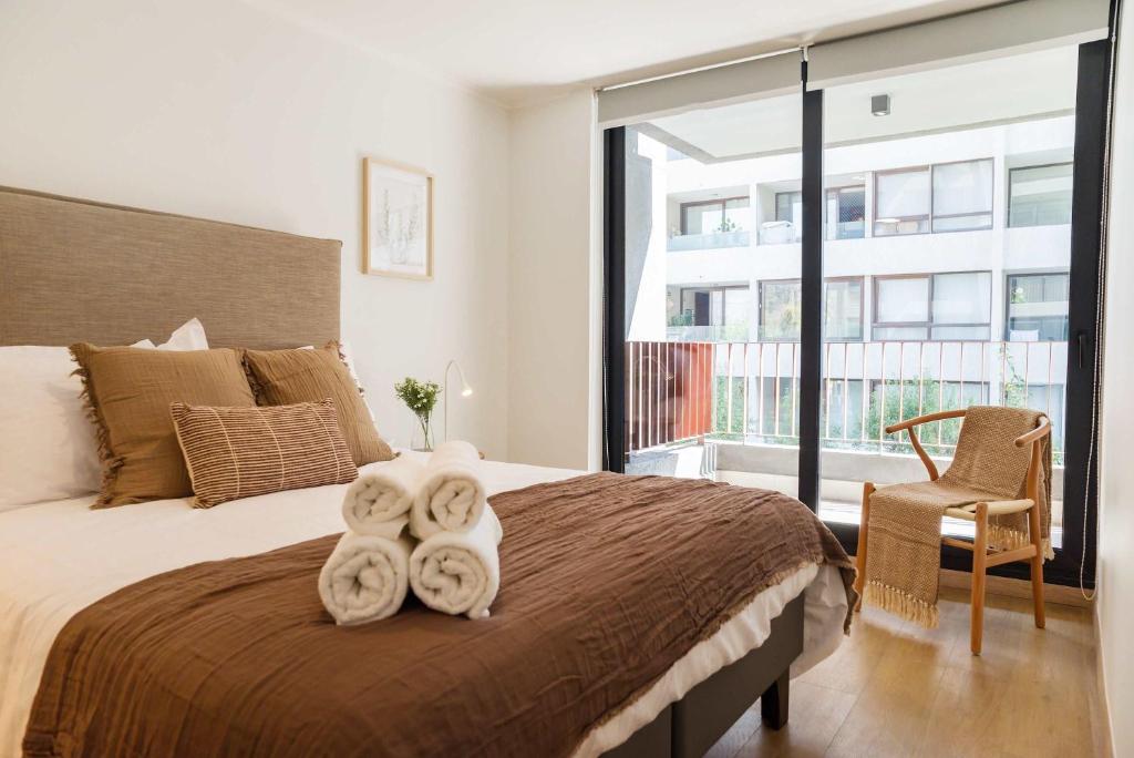 Chic 1BR Oasis for 3 in Lively Las Condes - 2