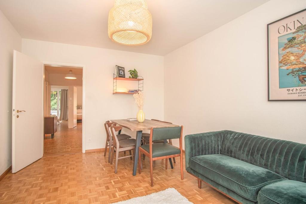 Top floor apartment with two terraces and BaselCard, Basilej