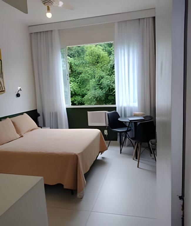 Ap Copa, qto e sala c vista indevassável p/ verde, Rio de Janeiro