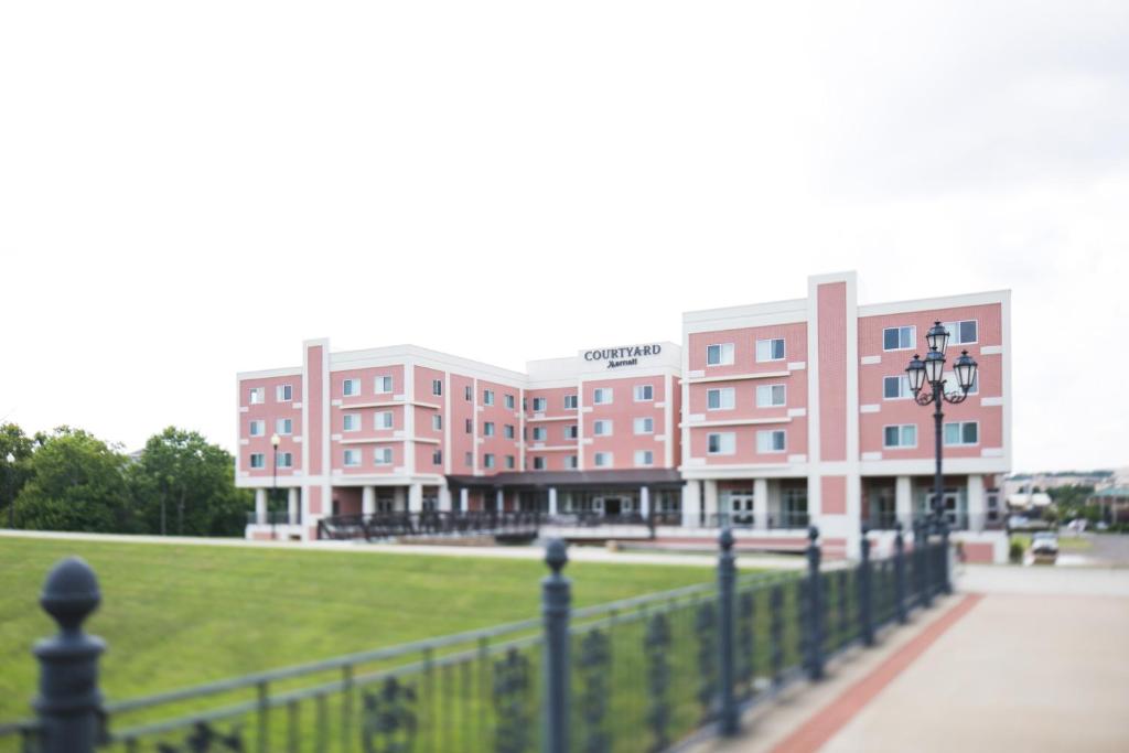 Courtyard by Marriott Rome, Rome